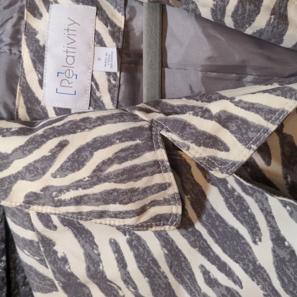 Relativity zebra trench coat - Picture 3 of 6
